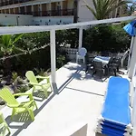 Nyaraló At Seafront With Private Garden-655