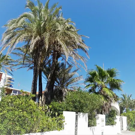 At Seafront With Private Garden-655 Tatil Evi *