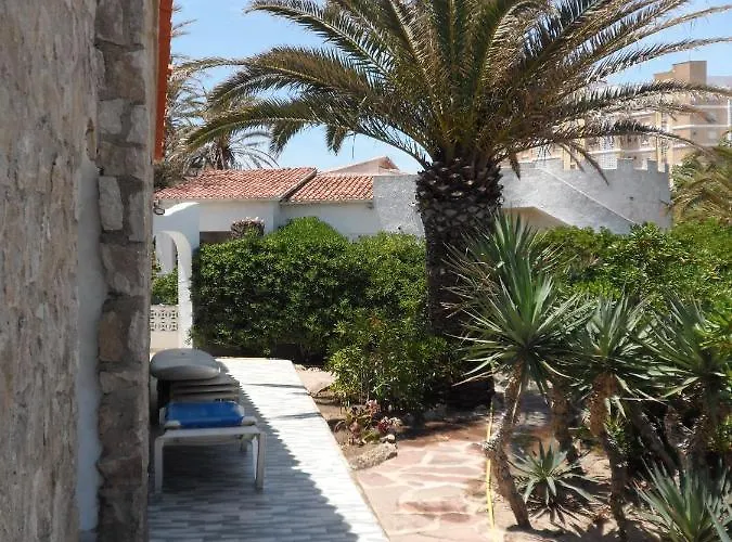 Hébergement de vacances At Seafront With Private Garden-655 *